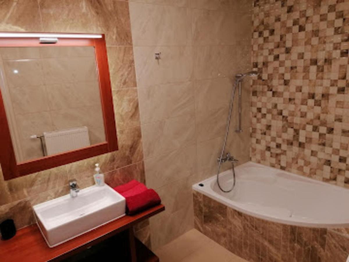 Staff Guest House Ньиредьхаза Экстерьер фото
